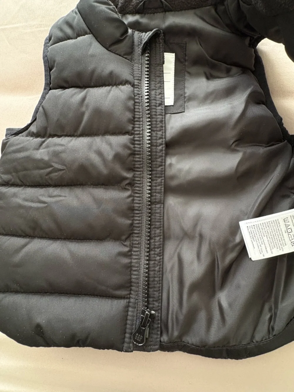 baby Gap Cild Control Puffer Vest in Black - Size 6/12 months